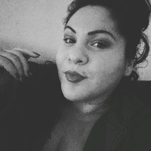 Meet your Posher, Yvette